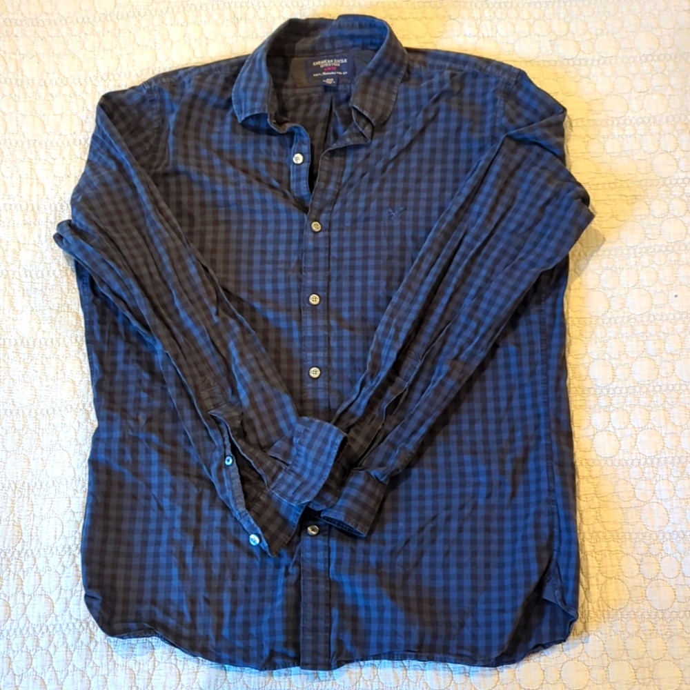 American Eagle Blue Plaid Button Up